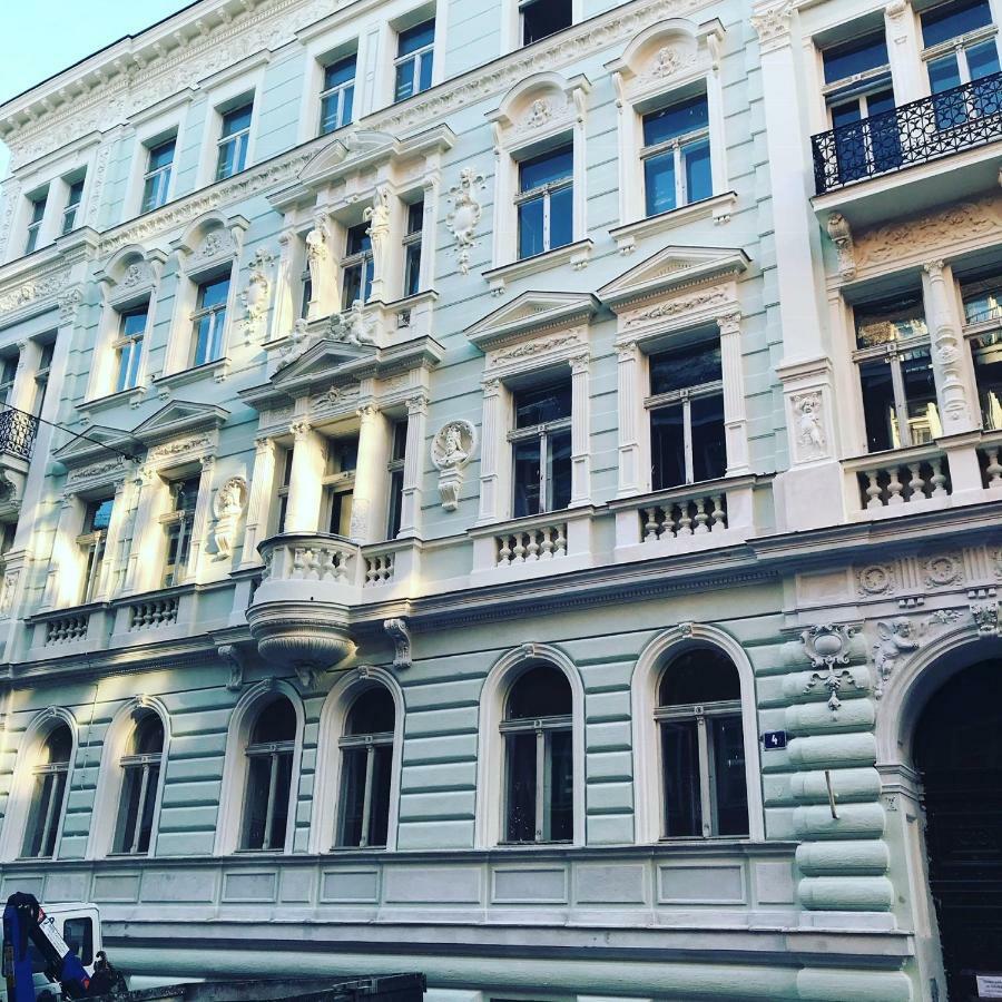 Centre Armani Praha